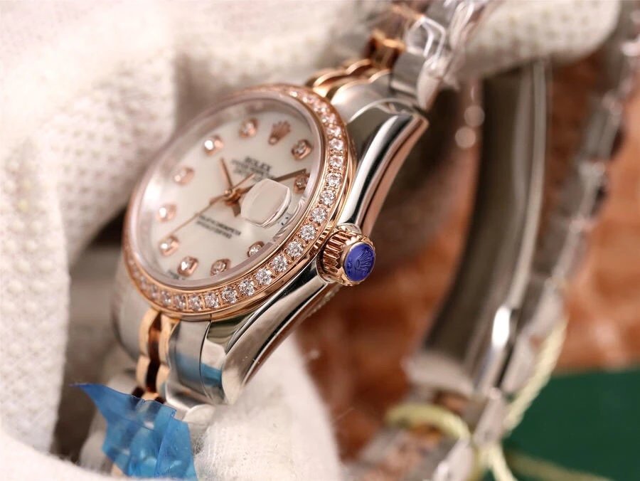 WF劳力士女装日志型28㎜，采用316L不锈钢来锻造表壳，镜面蓝宝石玻璃，女士腕表，精钢表带，自动机械机芯女表，密底