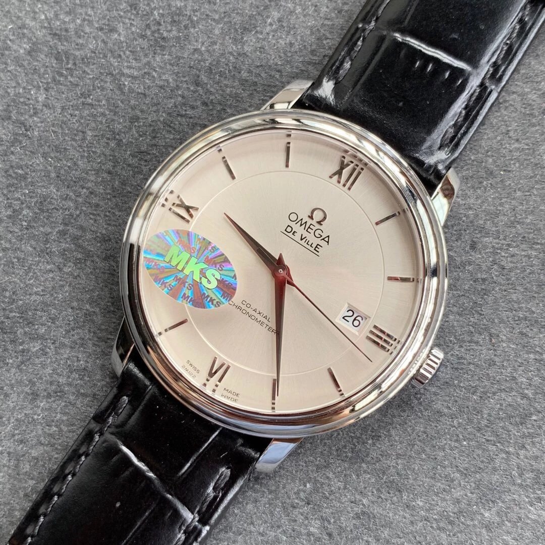 MKS厂手表欧米茄碟飞系列腕表。优雅纤薄的外表，尺寸39.5mmX10 日本美优达9015机芯 皮带男表