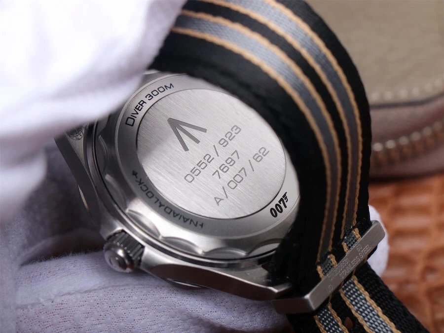【新款推荐少量货】VS厂欧米茄海马300米邦德007-无暇赴死。 男士腕表，精钢表带，自动机械机芯，透底