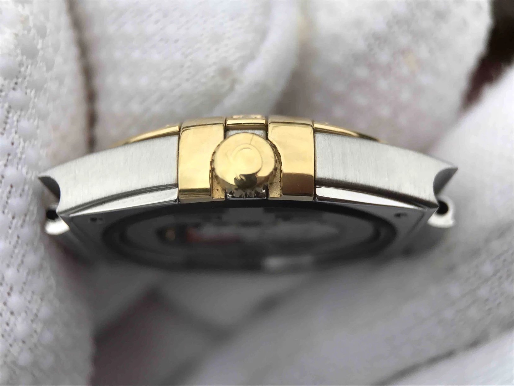 爆款v6厂手表欧米茄星座系列女表27毫米石英腕表 ，原装开模，正品1376专用机芯 所有散件均可同原版互用 精钢表带
