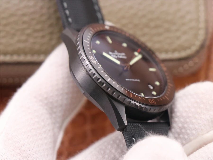 ZF厂宝珀五十㖊Bathyscaphe，采用精准稳定宝珀自产Cal.1315机芯 陶瓷潜水300m男士手表