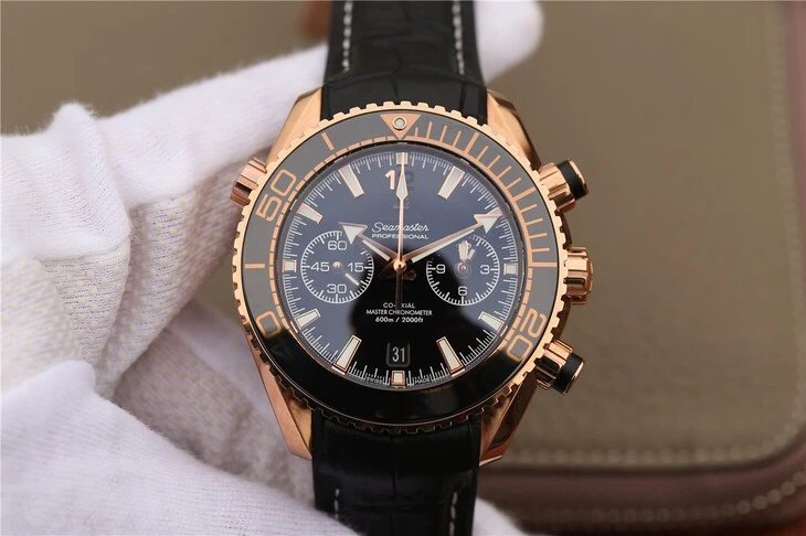 om厂最强欧米茄海洋宇宙传奇V2版本，是市面上最高版本的计时腕表，重重难关研发自制9900机芯全自动机械男士手表
