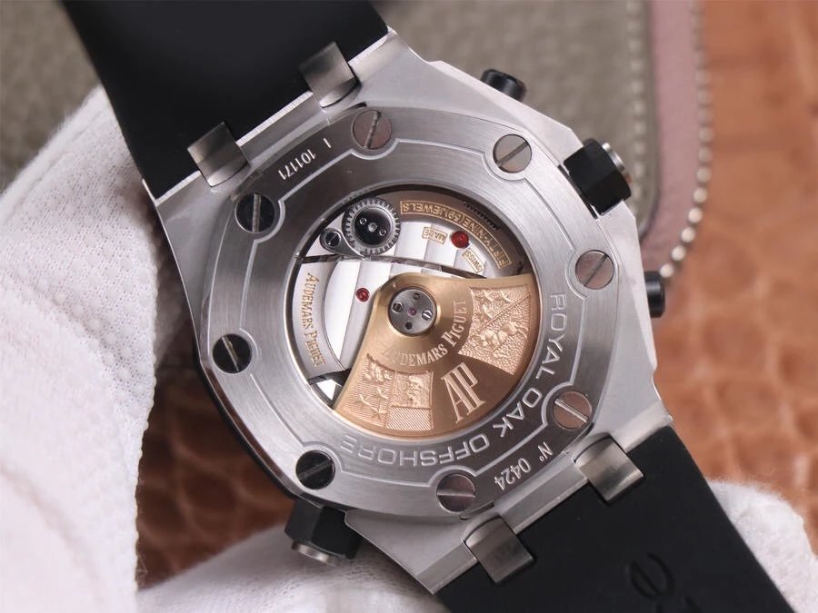 TW爱彼皇家橡树系列26703水果腕表，尺寸42mm，男士腕表，硅胶表带，自动机械机芯，透底。