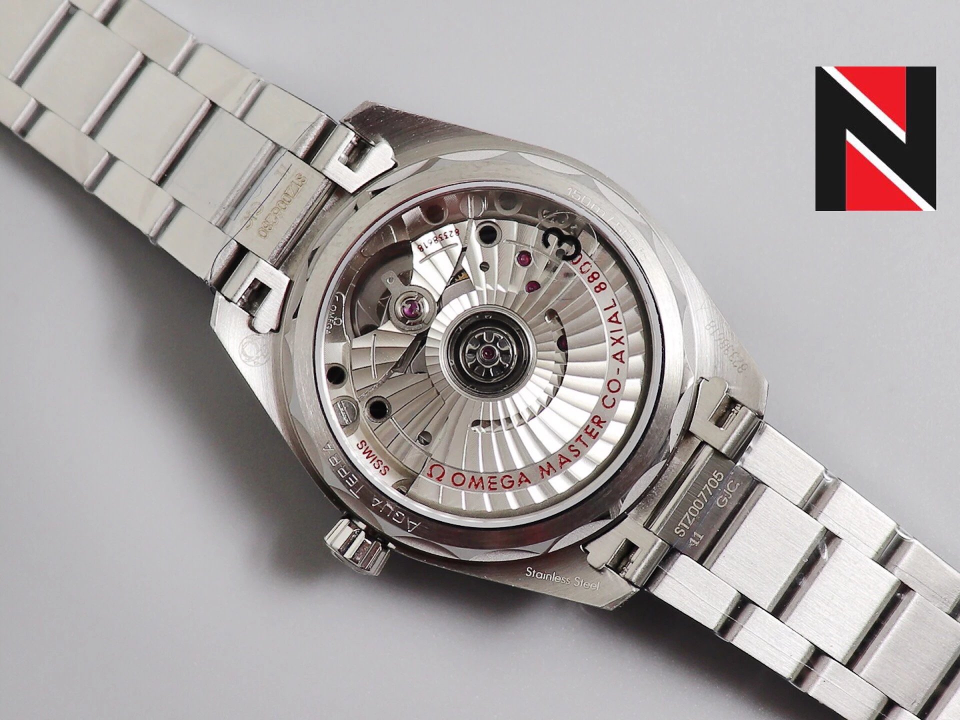 VS首款欧米茄海马系列女士机械手表-顶级品质**，8800全自动机械机芯，蓝宝石玻璃，还原专柜表