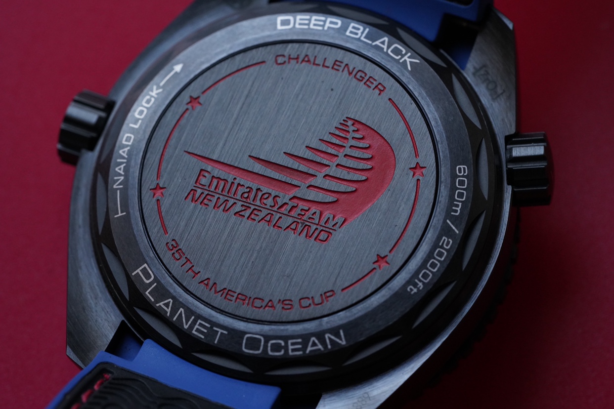 VS顶级版本欧米茄全黑陶瓷海洋宇宙600米“深海之黑”防划痕不怕旧天然橡胶带机械男表表