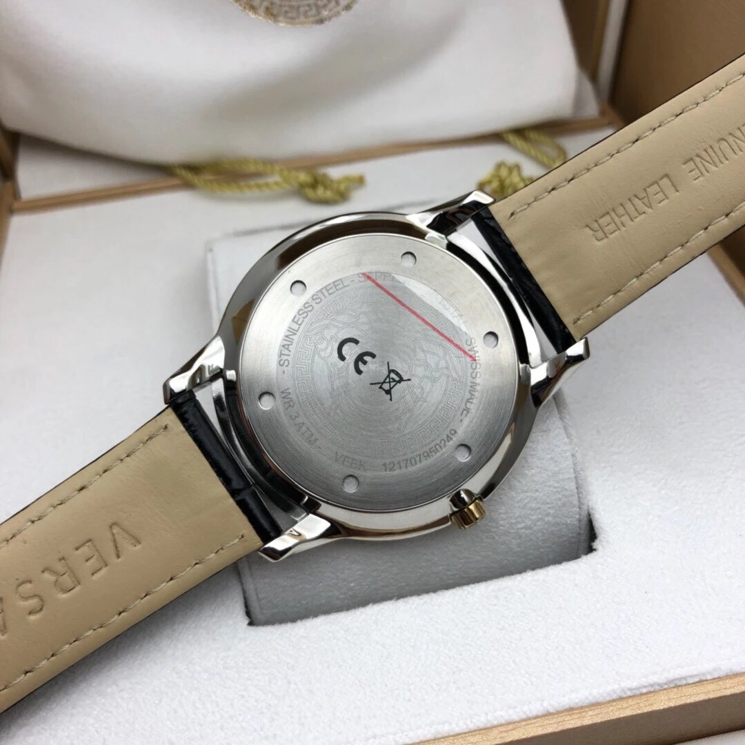 【海淘正品】范思哲专柜最新款，巴黎饰钉图案盘面，12时位的美杜莎头像瑞士石英皮带男士手表表