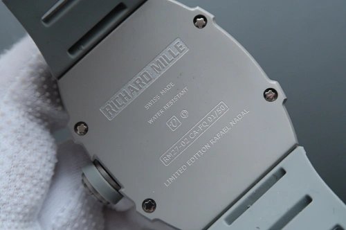 理查德RM最新款式RM27-02火爆发售，佩戴非常帖手，实物超机械感，是好表人士的至爱！尺寸50x42mm