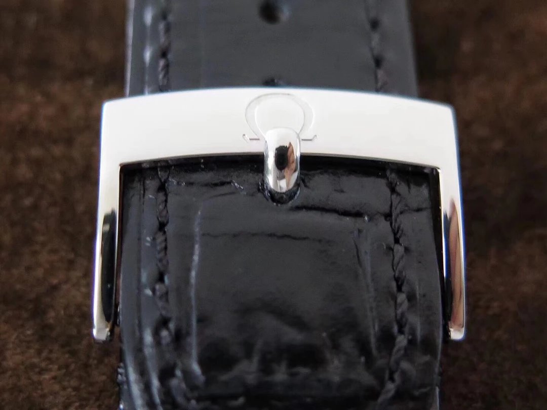 MKS经典名作，欧MI茄蝶飞系列腕表。优雅纤薄的外表，搭配简约大方的设计